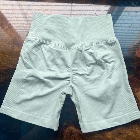 Astoria Activewear set - Picture 7 of 7